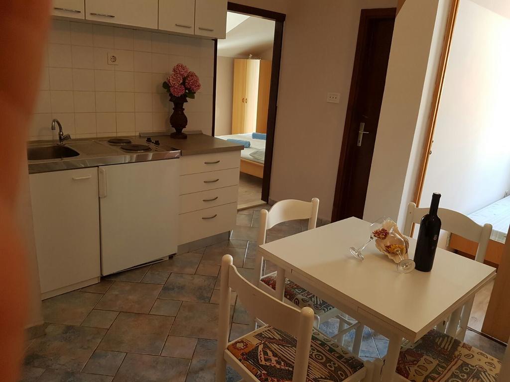Apartments Marta Trogir Buitenkant foto